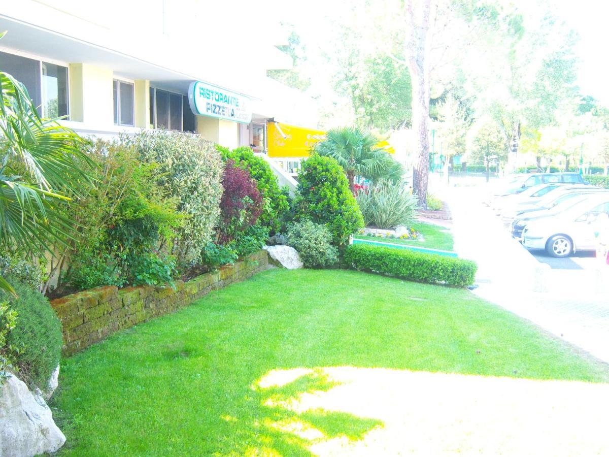 Hotel Alla Terrazza Bibione Exterior foto